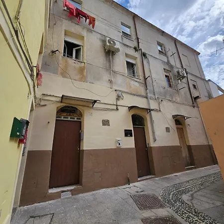 Civico 19 * 萨萨里